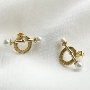 Pearl earrings with silver design ZBGJZB00162